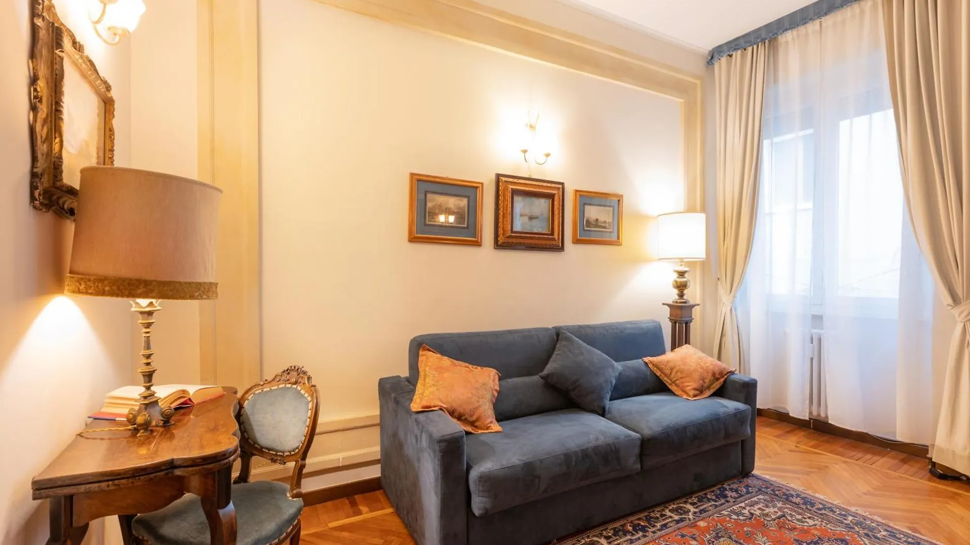Duomo - Piatti Charme Apartment ميلان