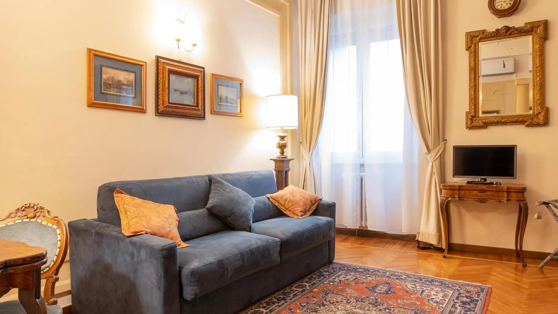 Duomo - Piatti Charme Apartment ميلان