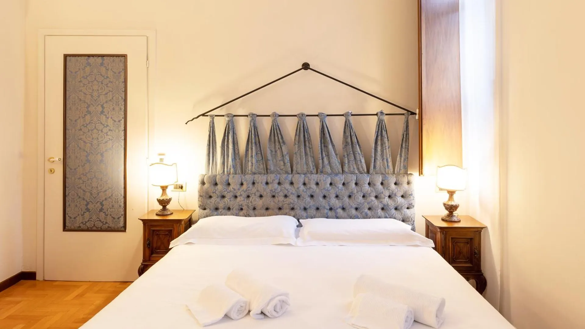 Duomo - Piatti Charme Apartment ميلان
